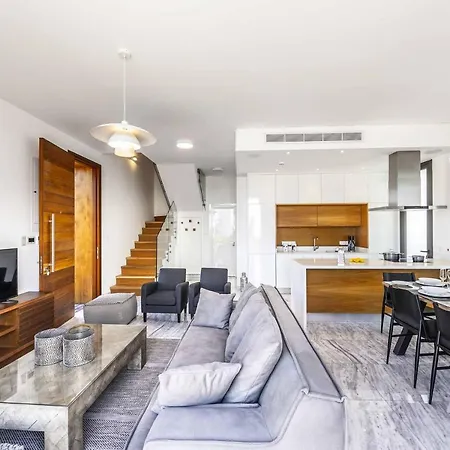 Laurus 1 * Paphos
